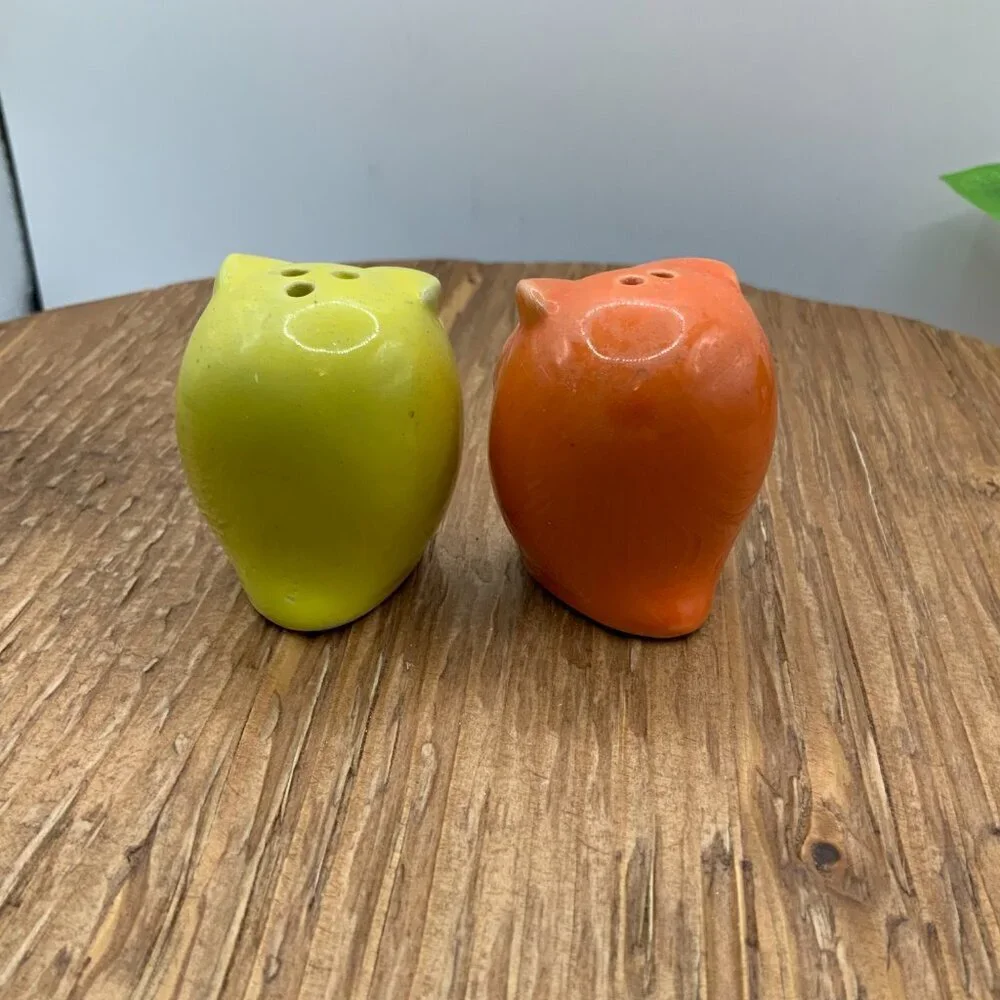 Owls Ceramic Vintage Orange Yellow Miniature Salt and Pepper Shakers
